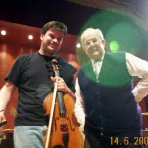 con W. Sawallisch prove del concerto per viola di Hindemith al Teatro degli Arcimboldi (Milano)